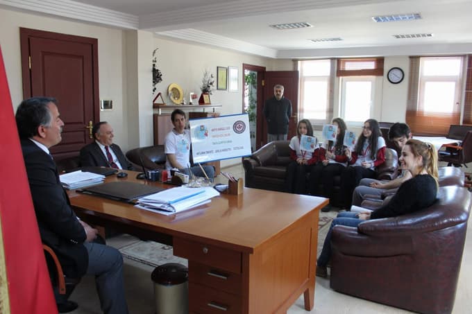 Arifiyeli öğrencilerden 'Trafiğin Genç Işıkları' projesi