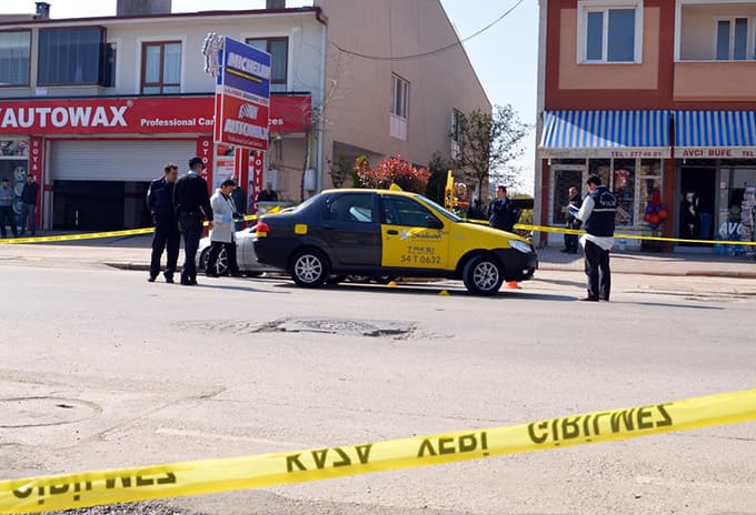 Taksi şoförü ile bıçaklı kavga! 