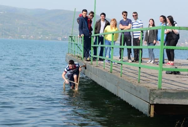 Sapanca Gölü'nde manzara tersine döndü