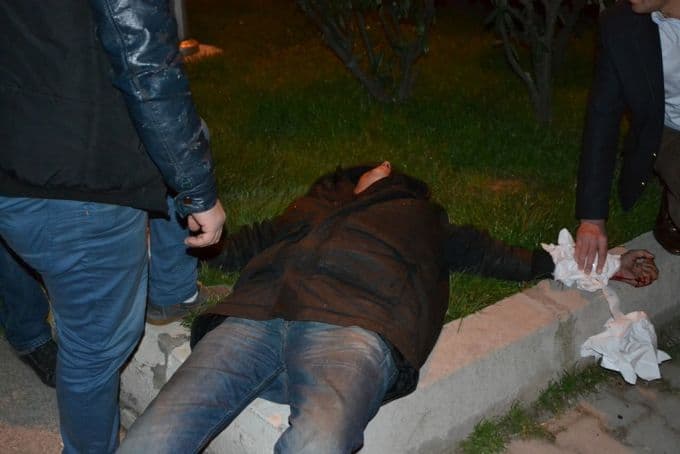 Bileklerini keserek intihara kalkıştı