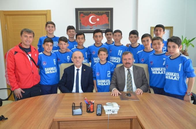 Yıldızlar Futbol İl Birincisi Erenler'den