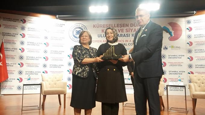 'Kadınlar istiklal ve istikbal mücadelesinden kaçmadı'