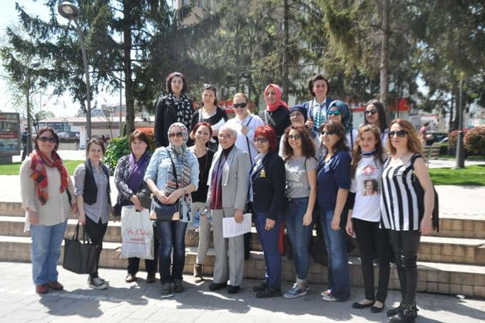 TKB üyeleri kadına şiddeti protesto etti