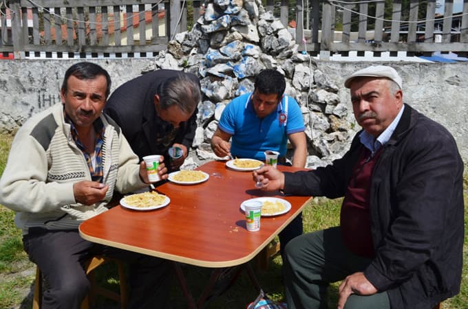 Serenli &#8220;Dünya bize, biz birbirimize emanetiz&#8221; 