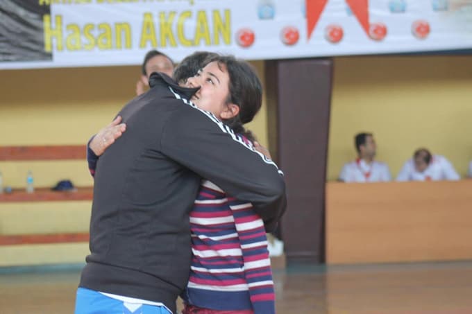 Voleybol maçında evlilik teklifi 
