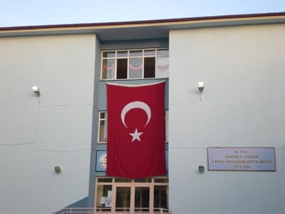Gündüz Yanan Aydınlatmalar Tepkilere Neden Oluyor