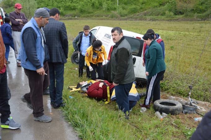 Karasu'da trafik kazası: 2 yaralı