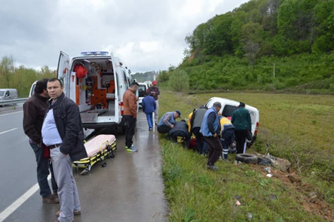 Karasu'da trafik kazası: 2 yaralı