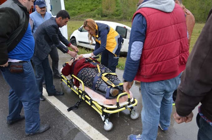 Karasu'da trafik kazası: 2 yaralı