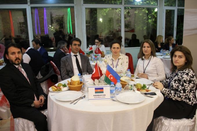 Vali Coş'a o hediyeyi Mustafa İsen verdi