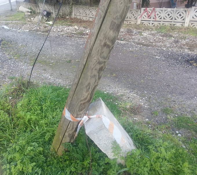 Yan yatan direk tehlike saçıyor