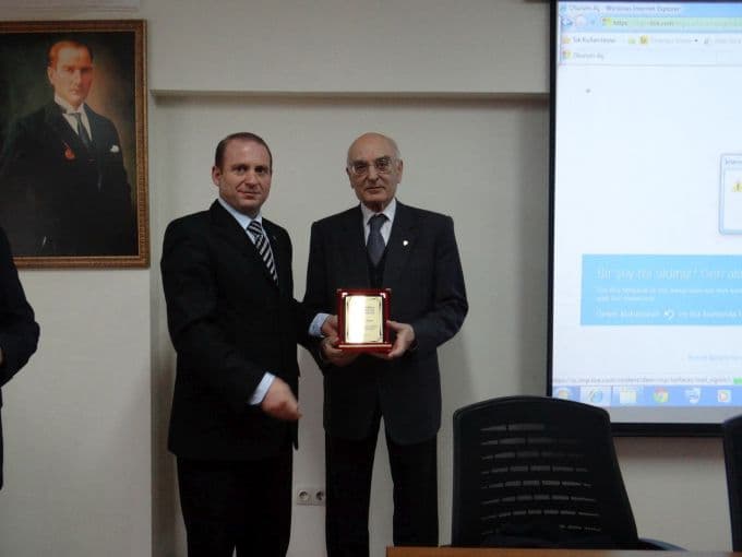 Yerel yönetimler konusu SAÜ'de masaya yatırıldı
