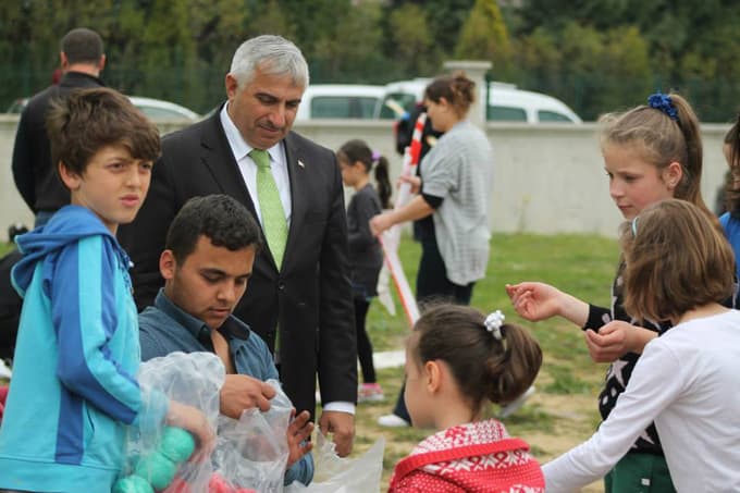 Camili'de çocukları mutlu eden şenlik
