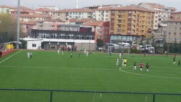 Sakaryaspor kendini ateşe attı
