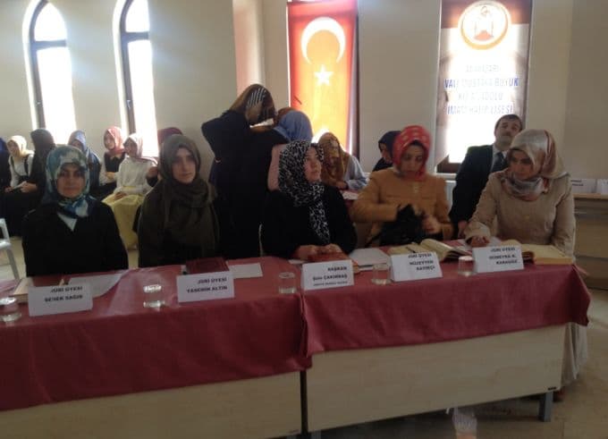 İHL kız öğrencilerinin yarışma heyecanı
