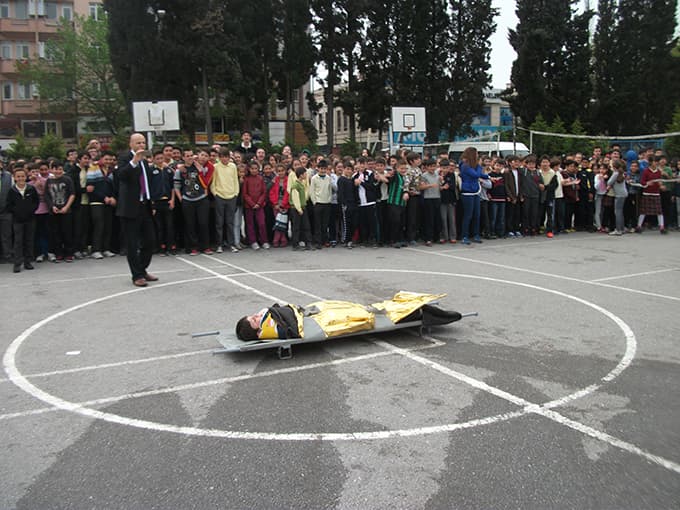 Öğrenciler tahliyede rekor kırdılar