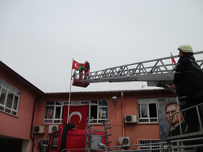 Öğrenciler tahliyede rekor kırdılar