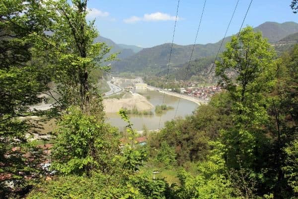 40 yıl önce heyelan nedeniyle nakledilen köye tebligat şoku