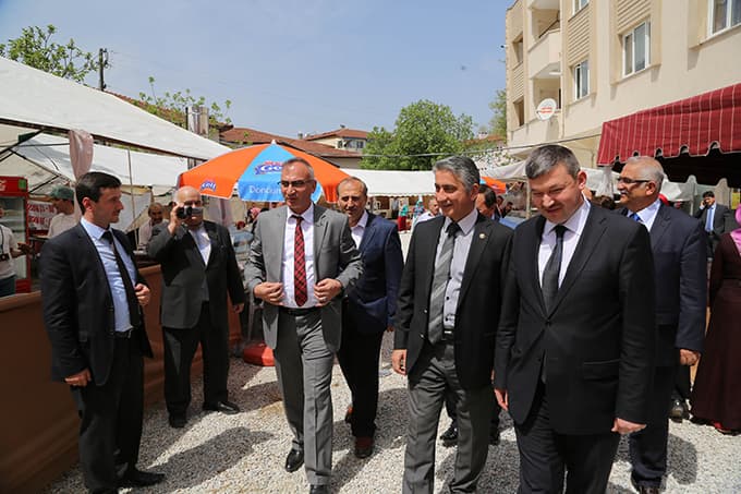 Başkan Yılmazer, kermes açılışına katıldı