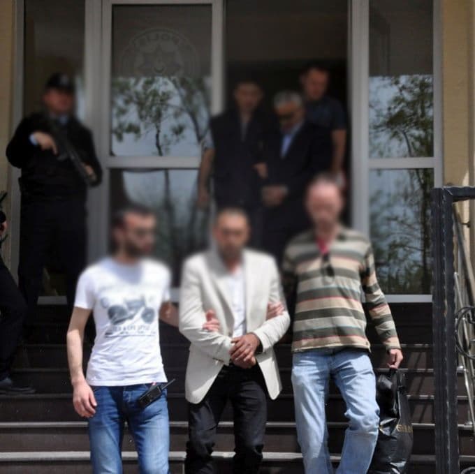 Sigara hırsızları kıskıvrak yakalandı