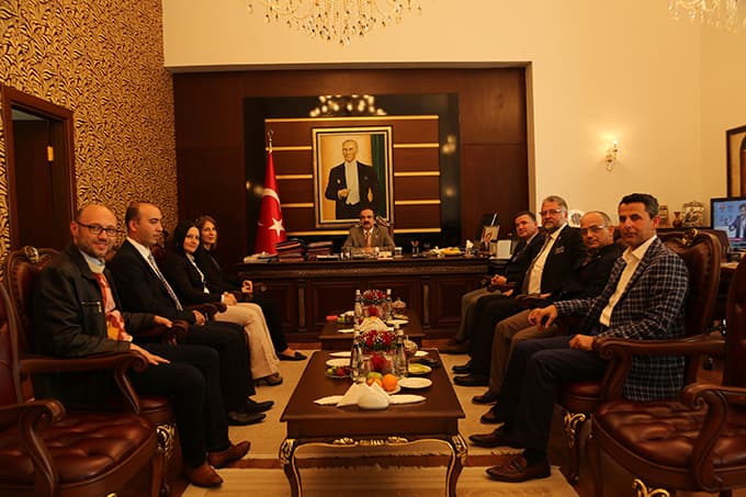 'Ulusal basın, Sakarya basınını örnek almalı'