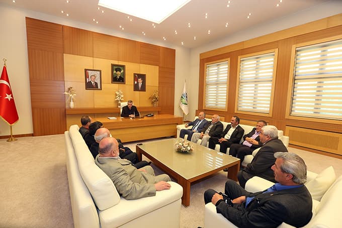 Mahalle grup yolları asfaltla buluşuyor