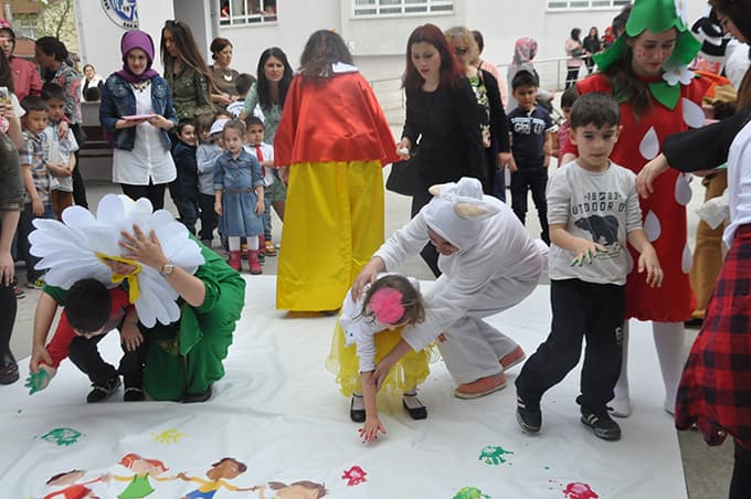 Kız Meslek Lisesi'nde 'Küçük eller, büyük düşler' şenliği