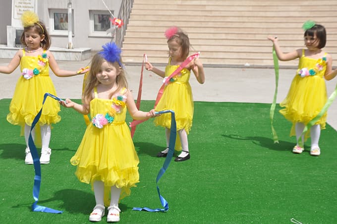 Kız Meslek Lisesi'nde 'Küçük eller, büyük düşler' şenliği