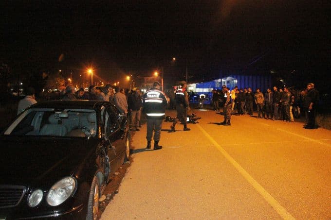 Virajda kontrolü kaybetti, otomobille çarpıştı