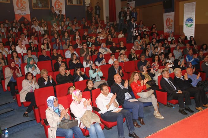Tiyatroda Cemil Meriç farkı