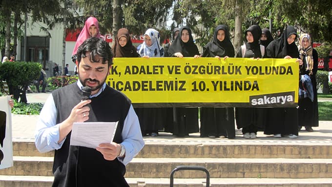 'Ak Parti ülkeyi totaliter bir yönetime doğru götürüyor'