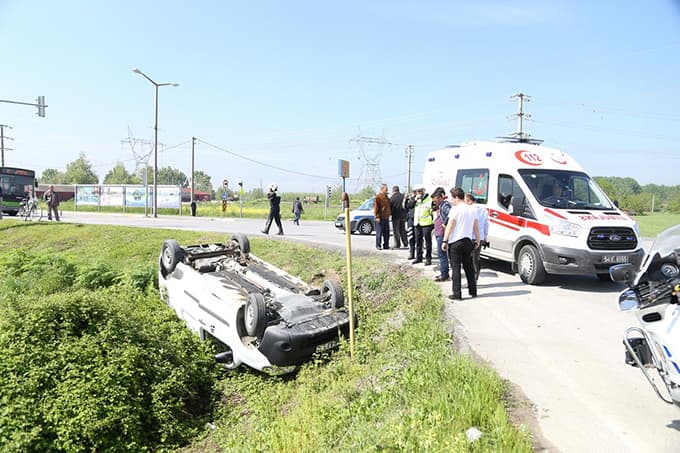 Panelvan şarampole devrildi!