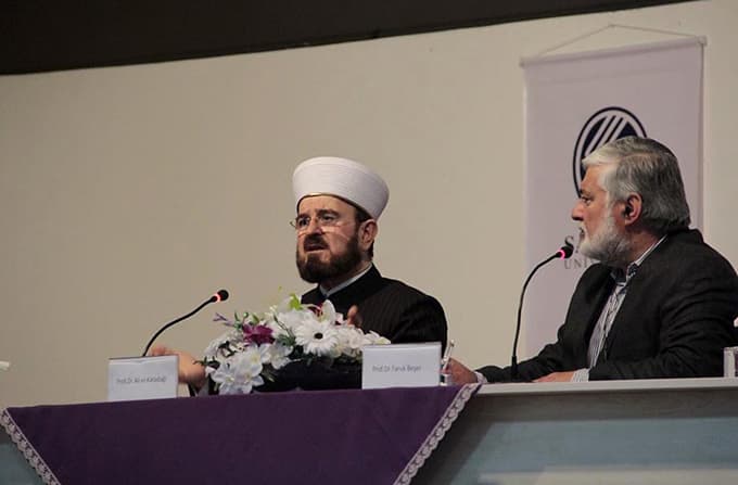 'Dinde Aşırılıktan Sakının'