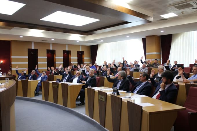 Mecliste Serdivan Gölpark konuşuldu