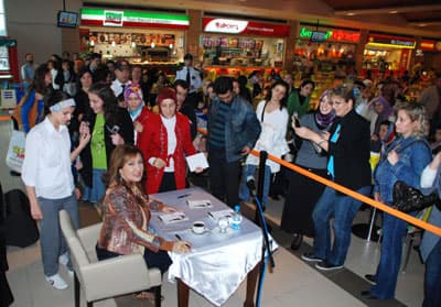 Nükhet Duru Ada AVM'de