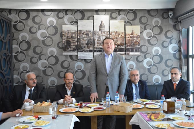 Hendekli muhtarlar MHP ile buluştu