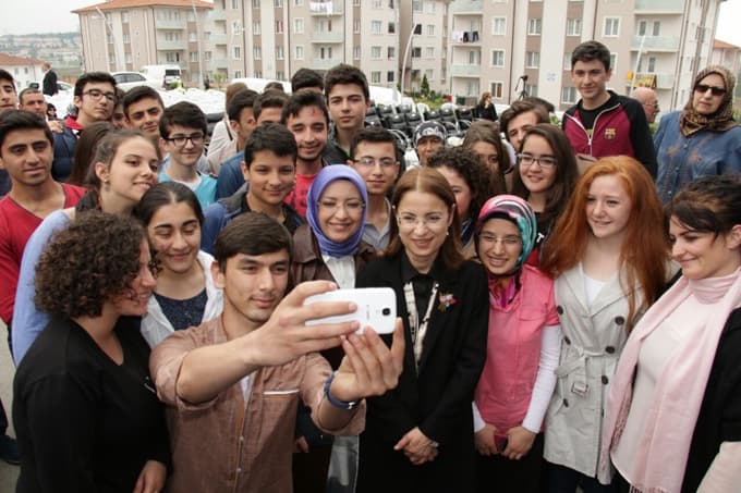 Bakan İslam ile Cemil Meriç öğrencilerinden özçekim 