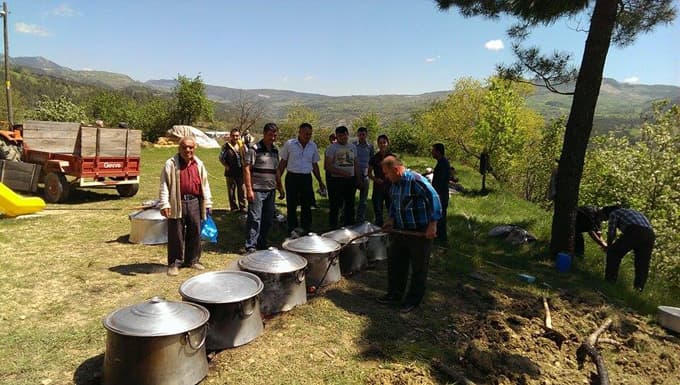 Taraklı Aksu Mahallesinde hayır pilavı yapıldı