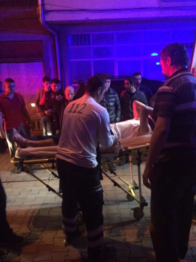 Akyazı'da bıçaklı kavga: 2 yaralı 