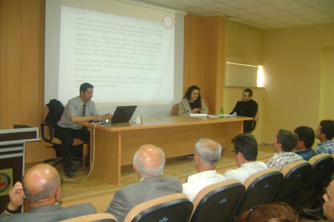 Taraklı'da sandık kurulu görevlilerine eğitim verildi 