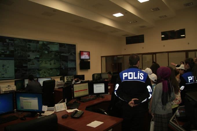 Bilgievi öğrencileri, Emniyet Müdürlüğü'nü gezdi
