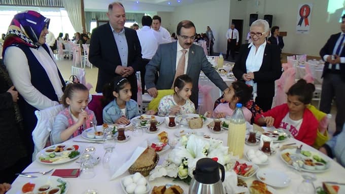 Otizm ve engelli çocukları mutlu ettiler... 