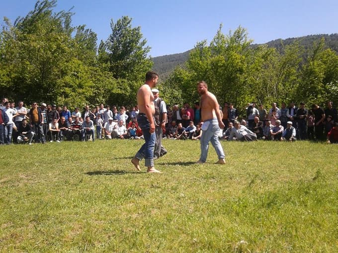 Geyve'de karakucak güreşleri yapıldı 