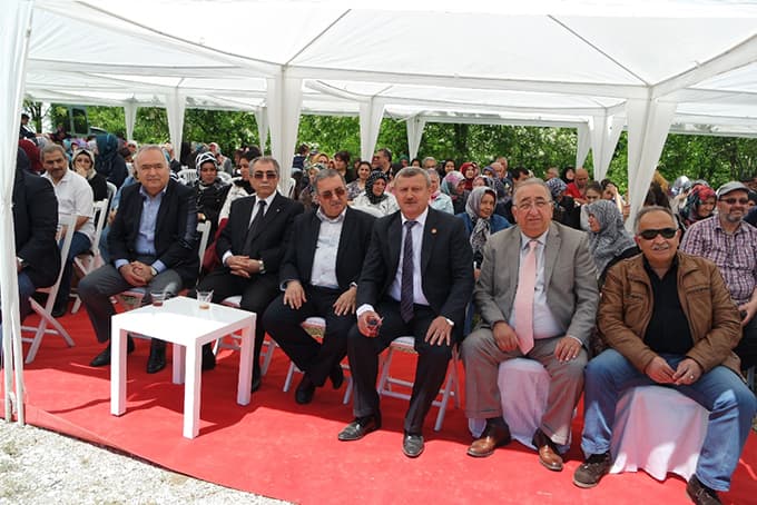 Hıdırellez etkinliğine katılan Ünver, vatandaşlarla buluştu