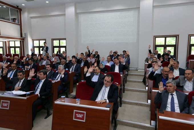 Halk otobüslerinin rengini halk belirleyecek