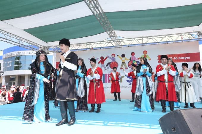 Engelli öğrenciler bu şenlikte buluştu