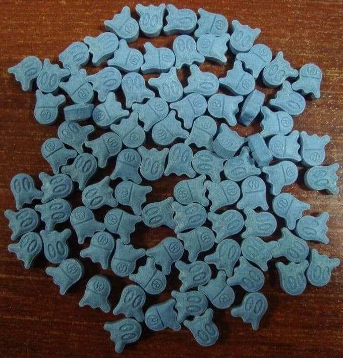 Zehir tacirlerine baskın: 4 tutuklama