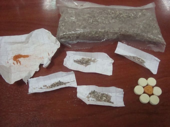 Zehir tacirlerine baskın: 4 tutuklama