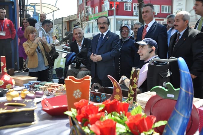 Engelli bireyler ve aileleri kahvaltıda bir araya geldi
