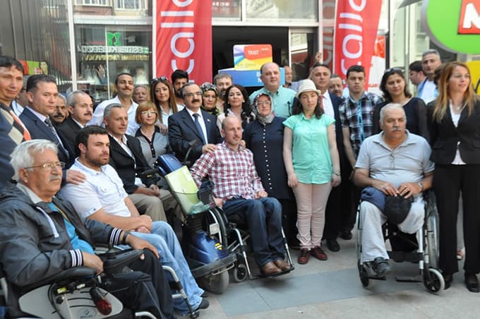 Engelli bireyler ve aileleri kahvaltıda bir araya geldi